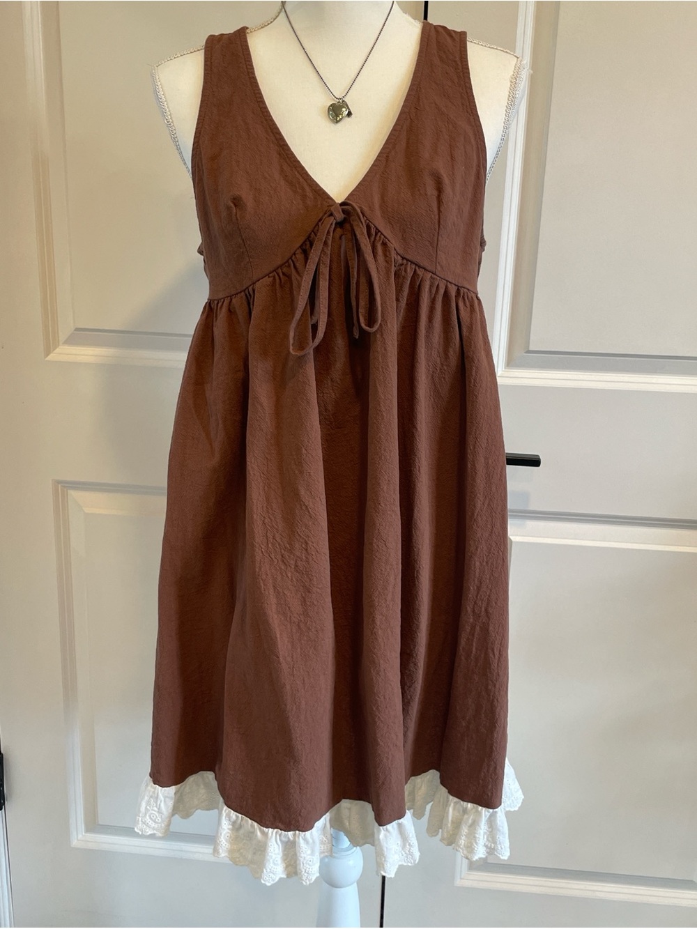 SHEIN Brown Sleeveless Tie-Front Dress with White Lace Hem